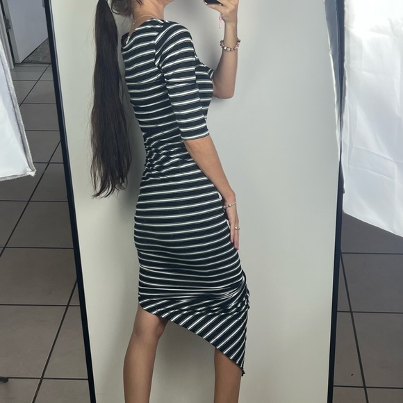 Witchery Women’s Dress Black White Striped Draped Asymmetric Half Sleeve Size 8 - Picture 4 of 13